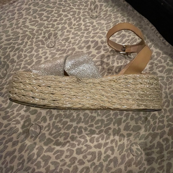 Seychelles Much Publicized Platform metallic sandals - Picture 4 of 4